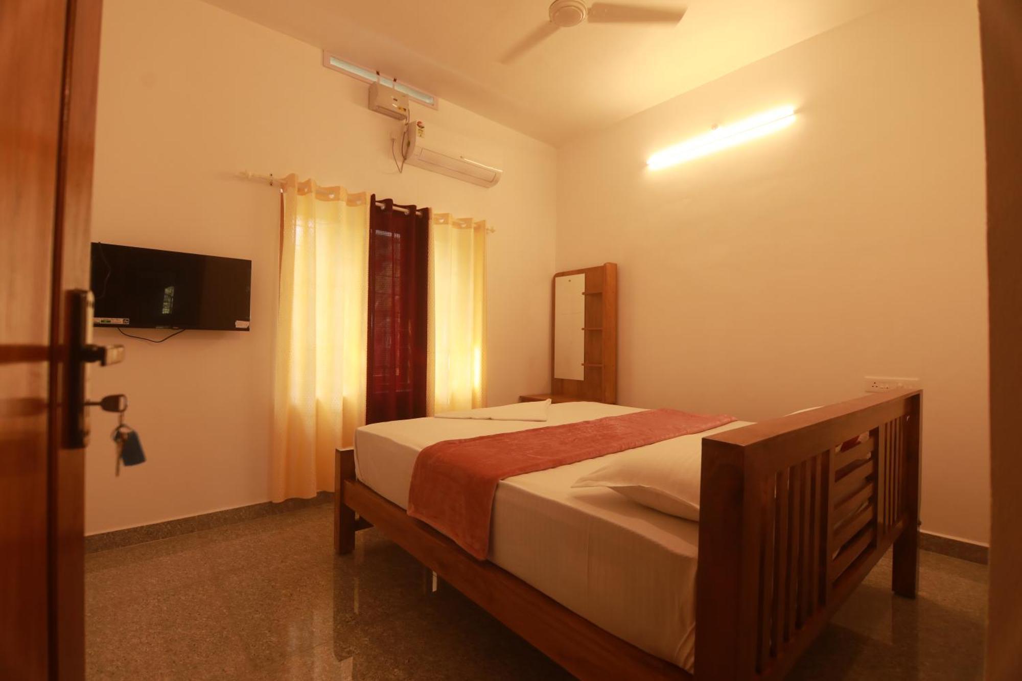 Periyar Homes * Thekkady